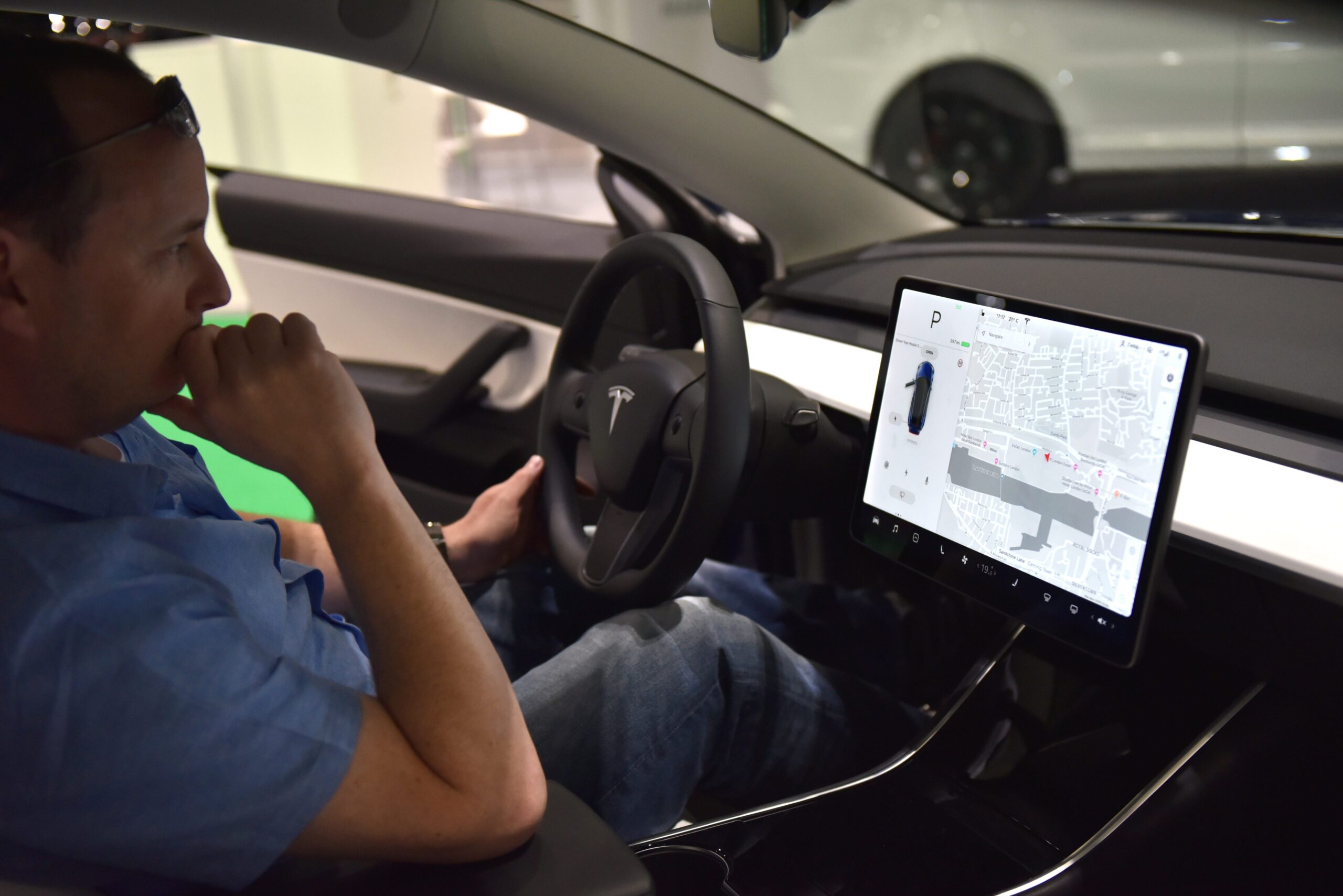 Federal regulators open probe into fatal Tesla crash