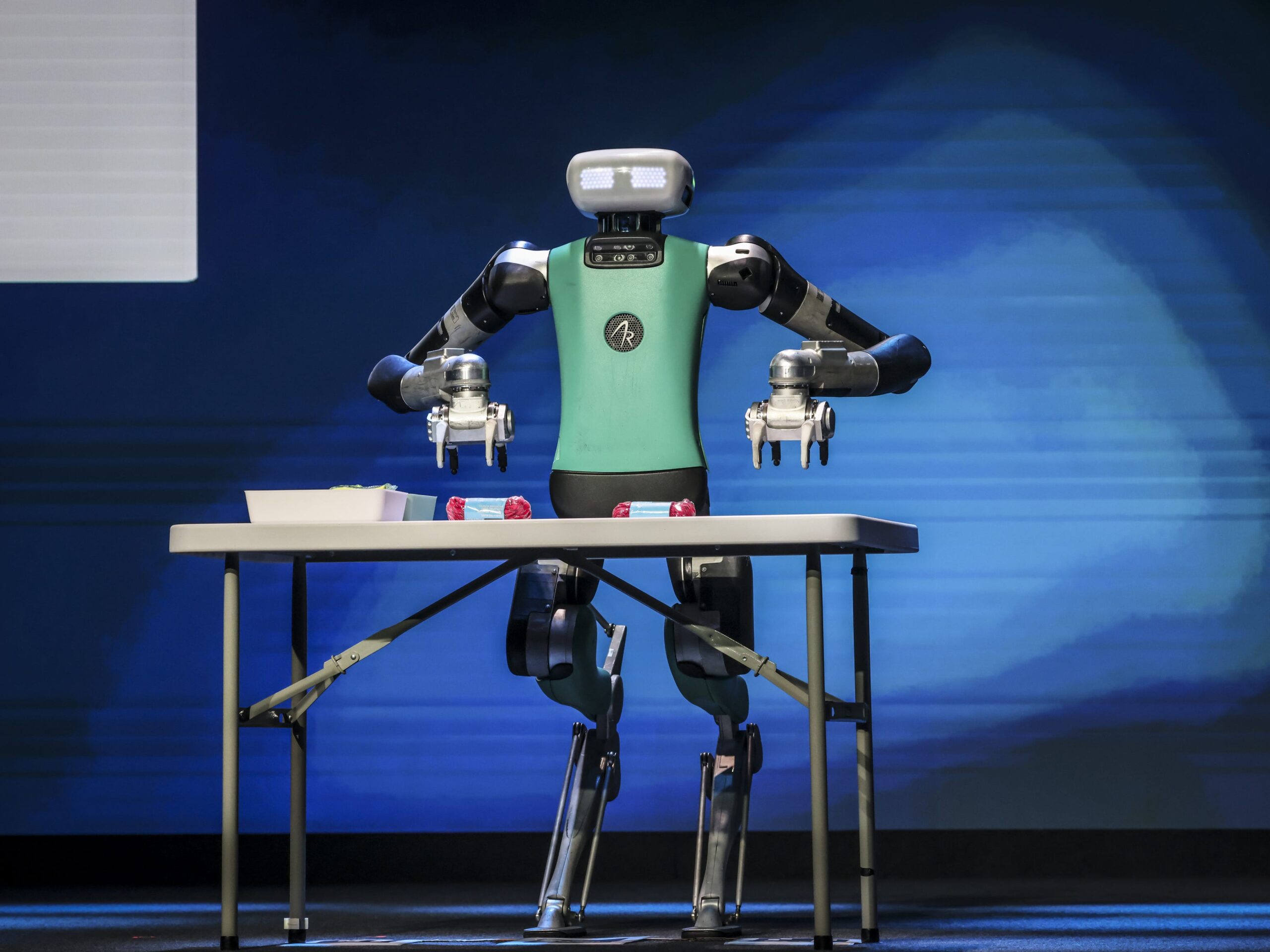 Humanoid robot startup Agility Robotics is going public at a $2.5 billion valuation via a SPAC